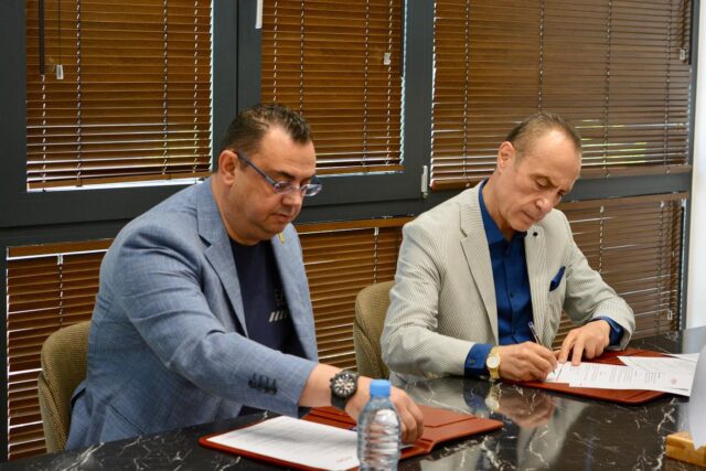 Presidenti i KOKSH dhe Presidenti i FSHV firmosin Memorandumin e Bashkëpunimit për projektin “Ekipet Sportive 2022”